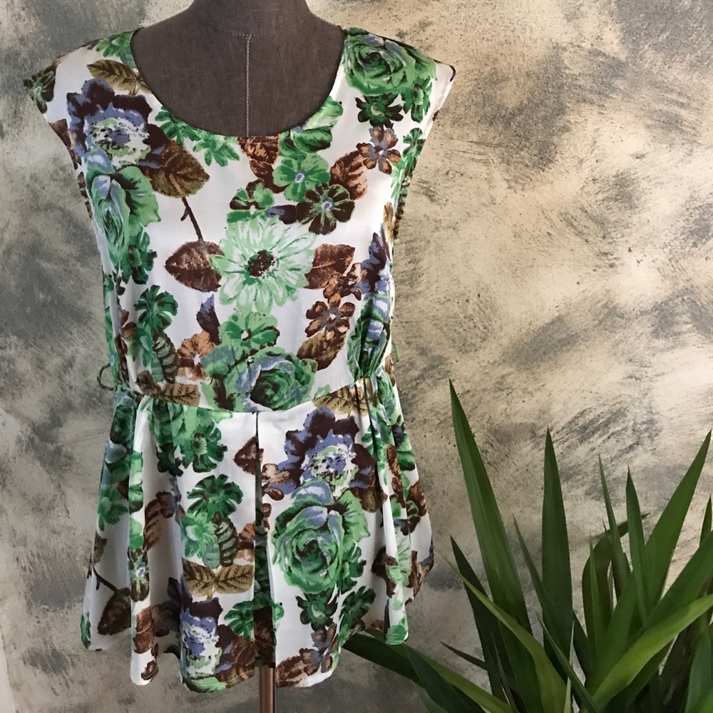 NWOT Forever 21 Green White & Brown Floral Blouse Small